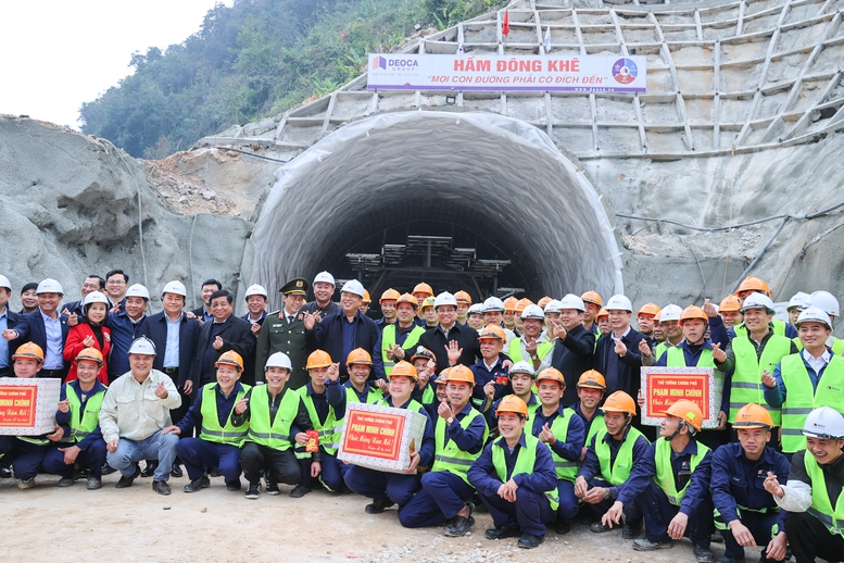 Thủ tướng thị sát dự án cao tốc Đồng Đăng (Lạng Sơn) - Trà Lĩnh (Cao Bằng)- Ảnh 7.