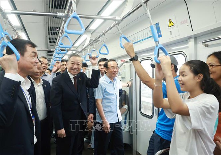 Tổng Bí thư Tô Lâm trải nghiệm thực tế Tuyến Metro số 1 (Bến Thành-Suối Tiên)- Ảnh 1.