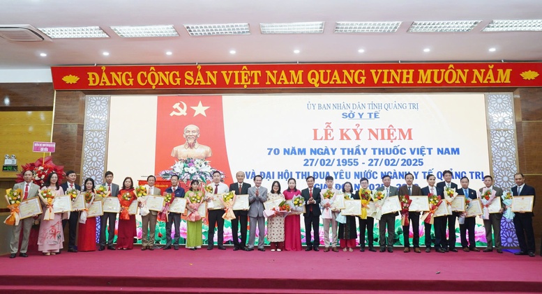 Miền Trung: Nhiều hoạt động tôn vinh đội ngũ y bác sĩ dịp 27/2- Ảnh 3.