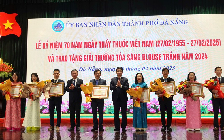 Miền Trung: Nhiều hoạt động tôn vinh đội ngũ y bác sĩ dịp 27/2