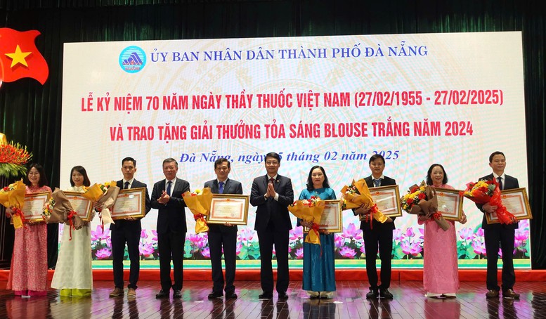 Miền Trung: Nhiều hoạt động tôn vinh đội ngũ y bác sĩ dịp 27/2- Ảnh 1.