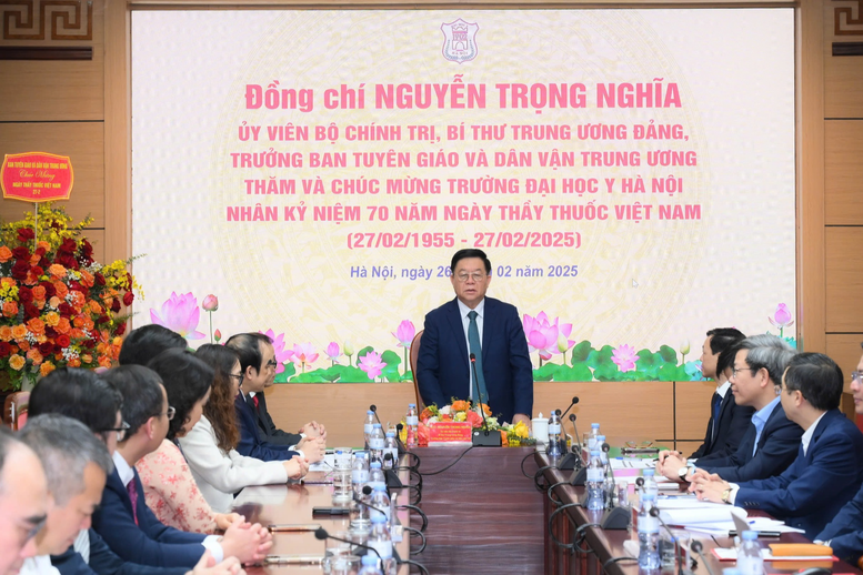 Trưởng Ban Tuyên giáo và Dân vận Trung ương thăm, chúc mừng Trường Đại học Y Hà Nội- Ảnh 1.