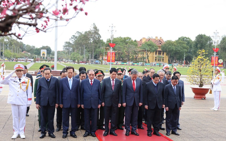 Lãnh đạo Đảng, Nhà nước vào Lăng viếng Chủ tịch Hồ Chí Minh nhân kỷ niệm 95 năm Ngày thành lập Đảng