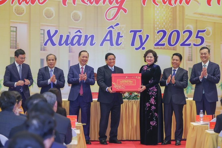 Thủ tướng giao nhiệm vụ đầu năm mới với ngành ngân hàng- Ảnh 4. Thủ tướng giao nhiệm vụ đầu năm mới với ngành ngân hàng- Ảnh 4.