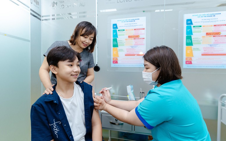 Phòng ngừa các biến chứng nguy hiểm của cúm mùa bằng vaccine