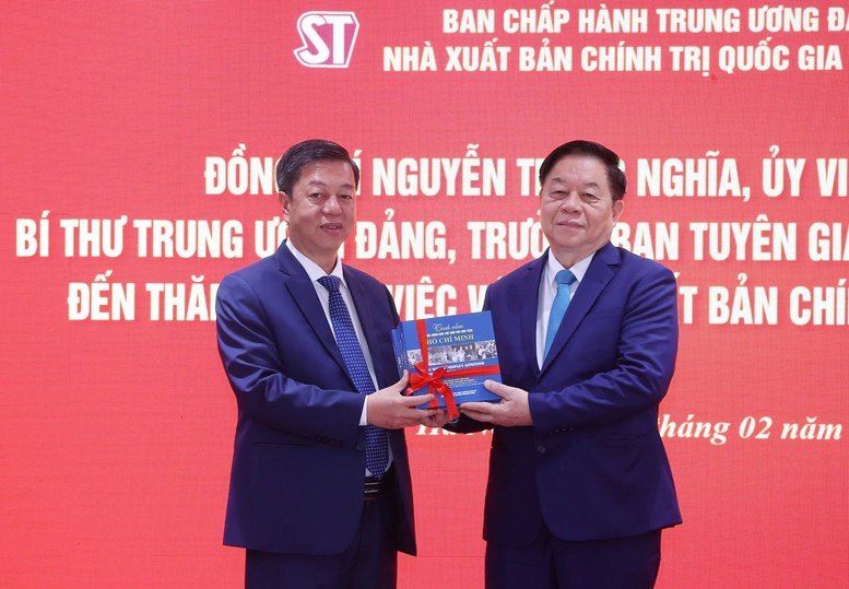 Phát huy vai trò, vị thế NXB lý luận chính trị hàng đầu, cánh chim đầu đàn ngành xuất bản Việt Nam.- Ảnh 1.