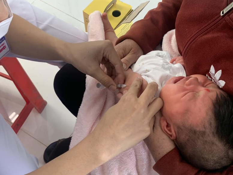 Tỉnh Quảng Nam phải đẩy nhanh tiến độ tiêm vaccine sởi cho trẻ- Ảnh 1.