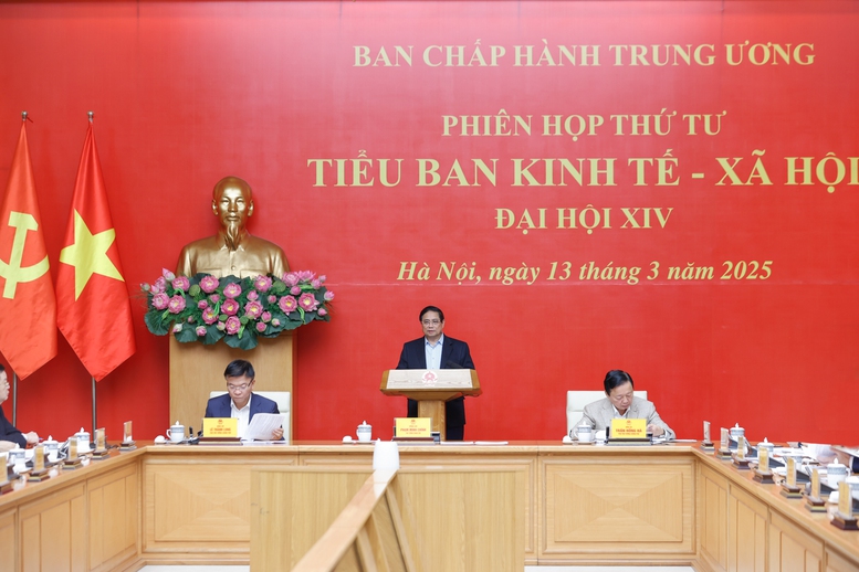 Thủ tướng chủ trì phiên họp thứ tư Tiểu ban Kinh tế - xã hội Đại hội XIV của Đảng- Ảnh 2.