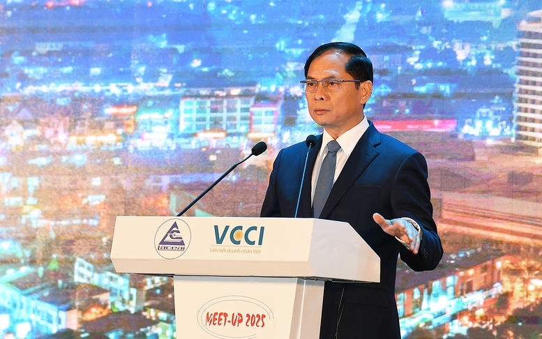Đưa Lào Cai thực sự trở thành trung tâm kết nối giao thương giữa Việt Nam, ASEAN với vùng Tây Nam Trung Quốc
