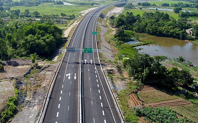 Đưa vào khai thác 70 km cao tốc Vân Phong - Nha Trang dịp 30/4/2025