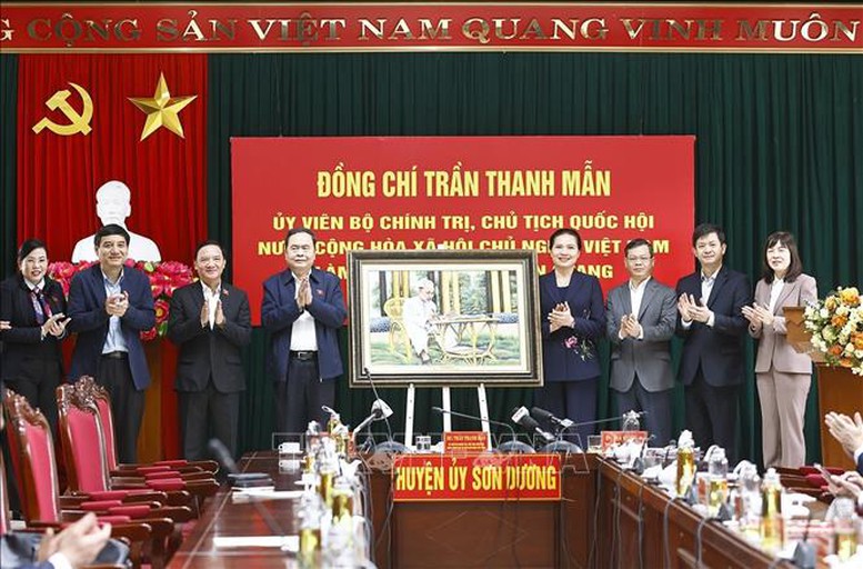 Chủ tịch Quốc hội Trần Thanh Mẫn làm việc với Ban Thường vụ Tỉnh ủy Tuyên Quang- Ảnh 2.