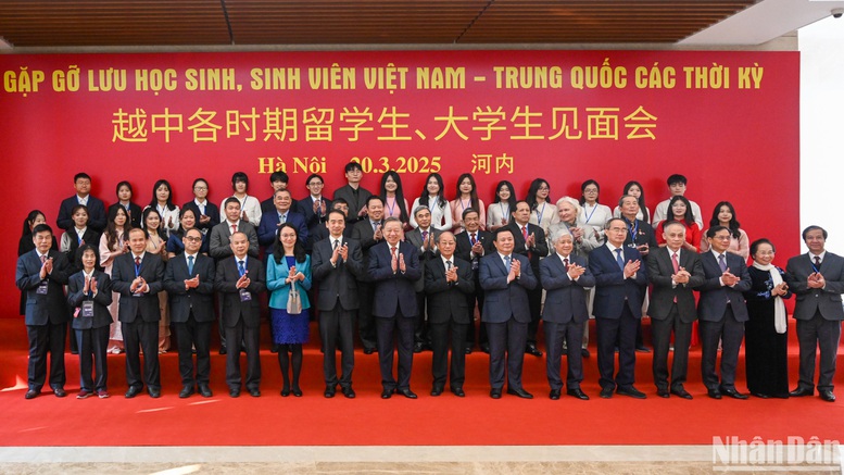 Thế hệ trẻ là lực lượng nòng cốt đưa quan hệ Việt-Trung phát triển tốt đẹp, hiệu quả, bền vững lâu dài- Ảnh 5. Thế hệ trẻ là lực lượng nòng cốt đưa quan hệ Việt-Trung phát triển tốt đẹp, hiệu quả, bền vững lâu dài- Ảnh 5.