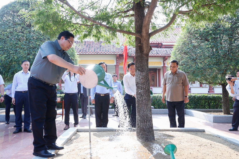 Thủ tướng thăm công trường, dự khánh thành một số công trình trọng điểm tại Bình Định- Ảnh 3.