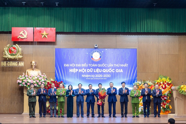 Tổng Bí thư Tô Lâm giao 7 nhiệm vụ quan trọng cho Hiệp hội Dữ liệu Quốc gia- Ảnh 3. Tổng Bí thư Tô Lâm giao 7 nhiệm vụ quan trọng cho Hiệp hội Dữ liệu Quốc gia- Ảnh 3.