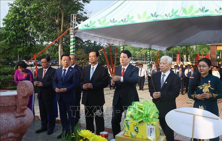 Chủ tịch nước Lương Cường: Bình Phước là minh chứng cho ý chí, khát vọng phát triển không ngừng- Ảnh 5.