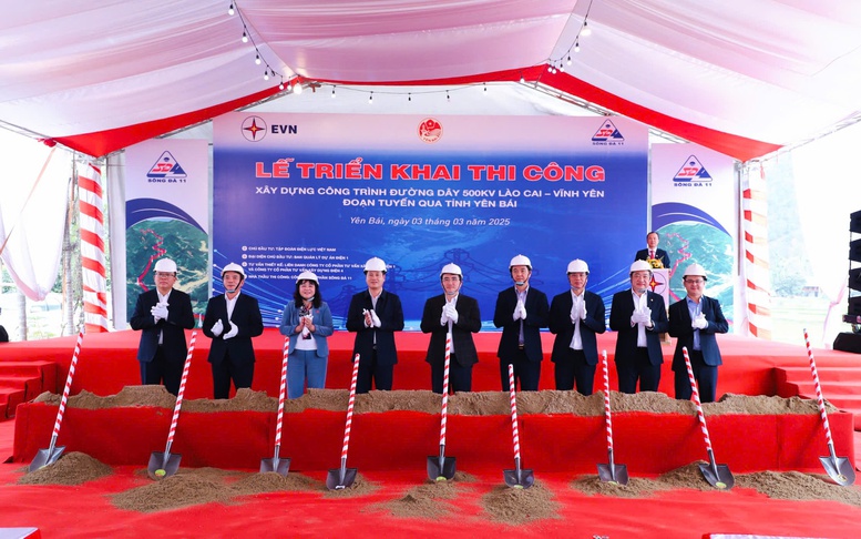 Thi công đường dây 500 kV Lào Cai-Vĩnh Yên