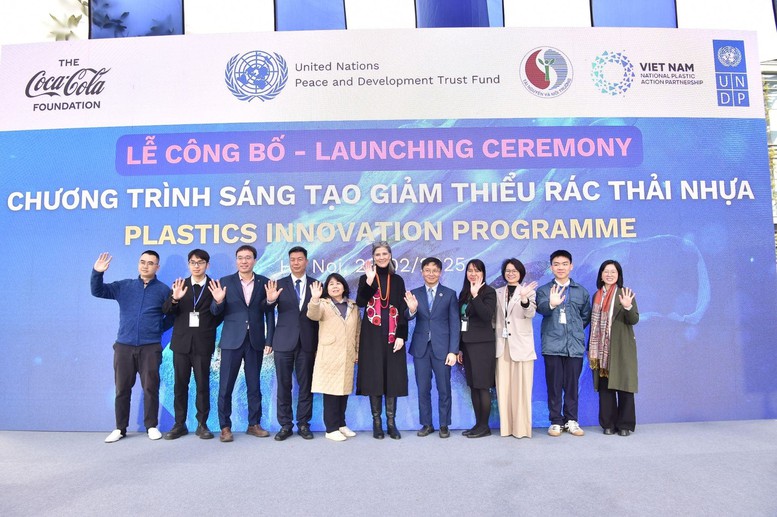 UNDP và Quỹ Coca-Cola Foundation hợp tác mở rộng quản lý rác thải nhựa- Ảnh 1.