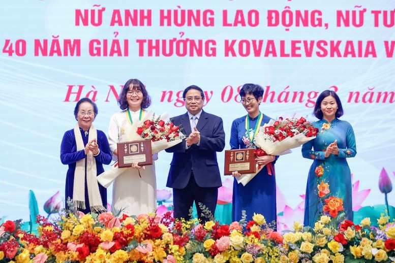 Thủ tướng gặp mặt các nữ Anh hùng, nữ tướng; trao Giải thưởng Kovalevskaia năm 2024- Ảnh 2.