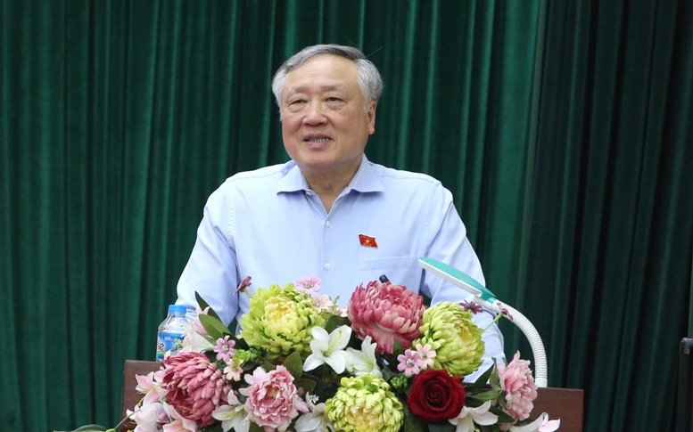 Phó Thủ tướng Thường trực Chính phủ Nguyễn Hòa Bình tiếp xúc cử tri Bắc Giang