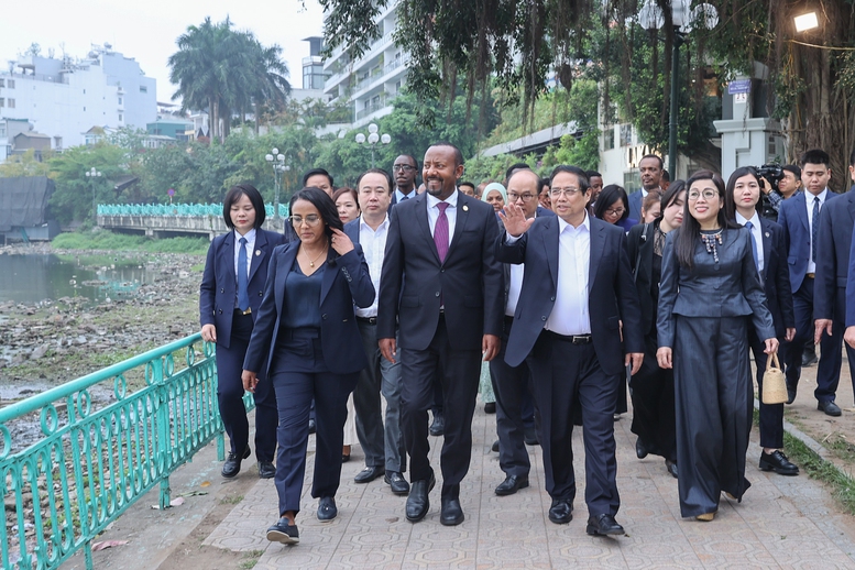 Thủ tướng Phạm Minh Chính cùng Thủ tướng Ethiopia tham quan chùa Trấn Quốc- Ảnh 4.