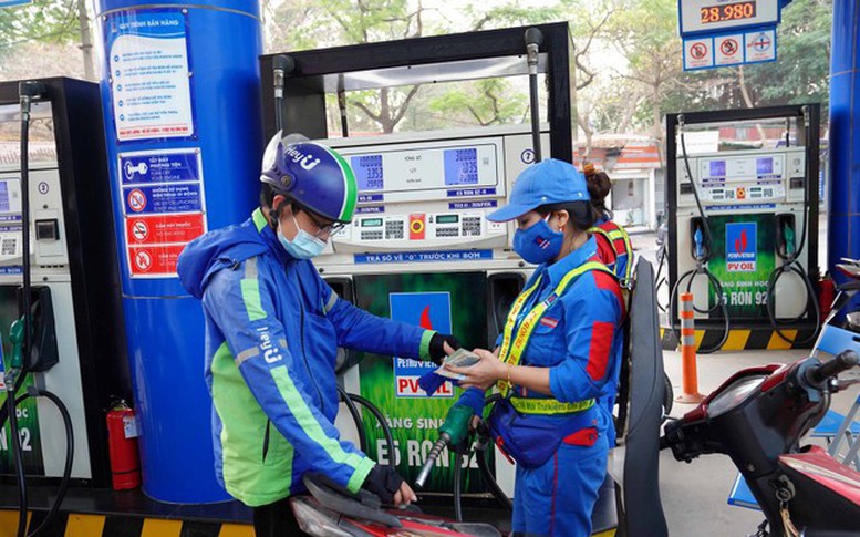 Giá xăng, dầu tiếp tục giảm sâu
