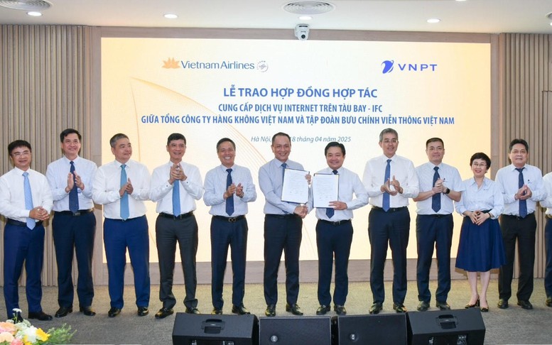 VNPT và Vietnam Airlines hợp tác cung cấp dịch vụ Internet trên tàu bay