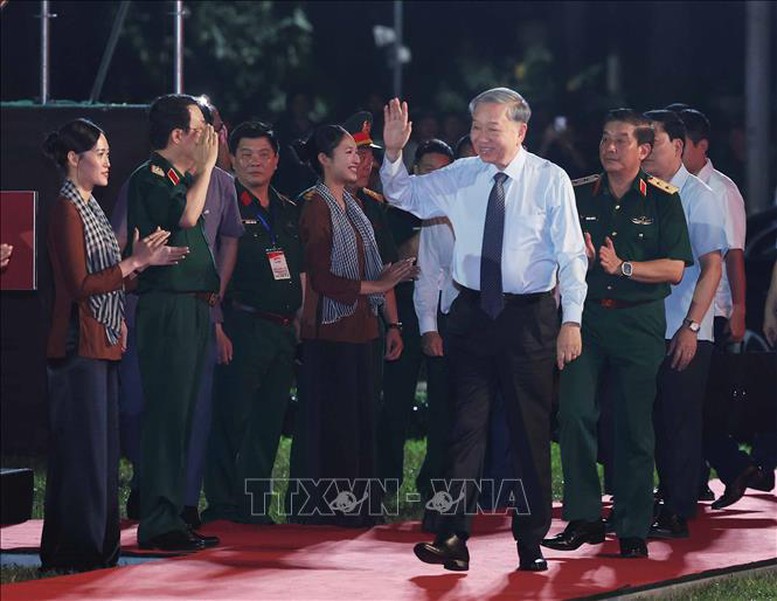 Tổng Bí thư Tô Lâm dự Chương trình nghệ thuật 'Đất nước trọn niềm vui'- Ảnh 1.