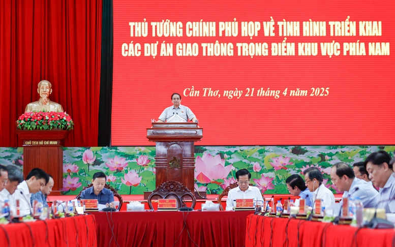Thủ tướng chủ trì cuộc họp về tình hình triển khai các dự án giao thông trọng điểm tại khu vực phía nam