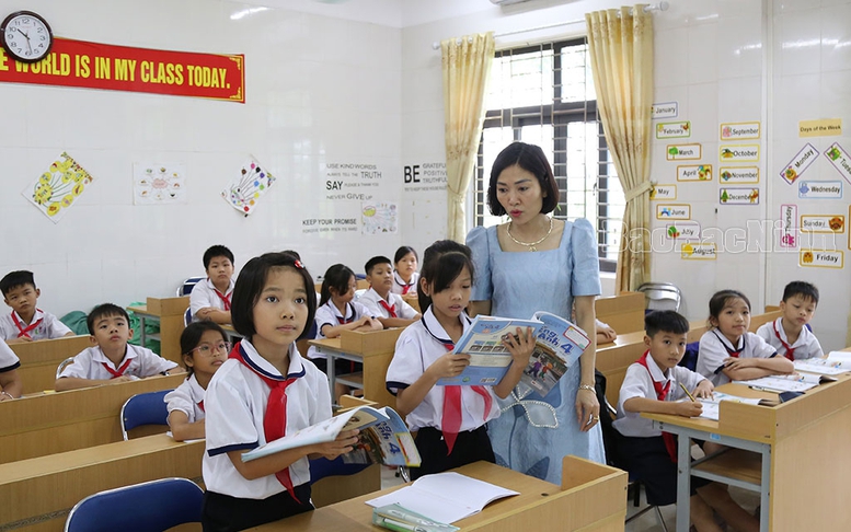 Chuyển chức danh nghề nghiệp giáo viên được quy định thế nào?