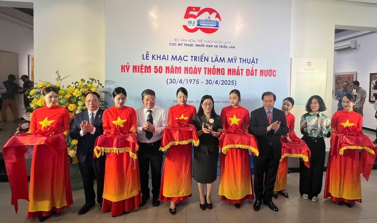 Kỷ niệm 50 năm Ngày thống nhất đất nước qua góc nhìn hội họa- Ảnh 2.