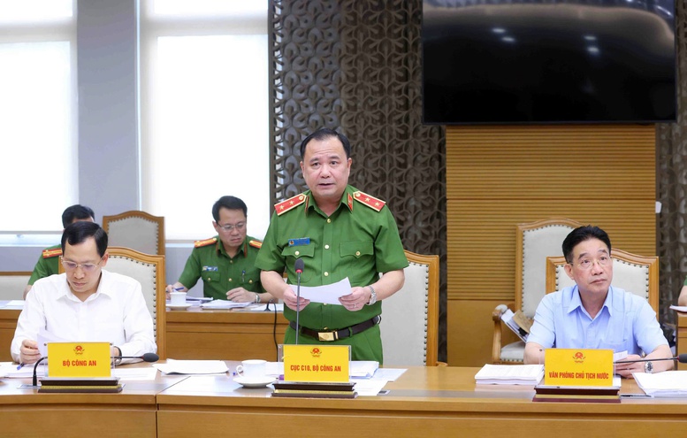 Hình ảnh 3 Đại diện Bộ Công an phát biểu tại phiên họp - Ảnh: VGP/Nguyễn Hoàng