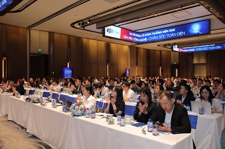 Đẩy mạnh chuyển đổi AI, FPT Long Châu nâng tầm trải nghiệm chăm sóc sức khoẻ cho mọi nhà- Ảnh 2.
