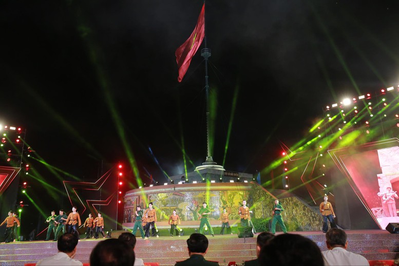 Lãnh đạo Đảng, Nhà nước dự Cầu truyền hình “Vang mãi khúc khải hoàn”- Ảnh 10.