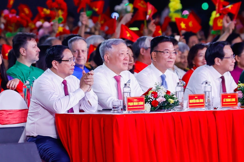 Lãnh đạo Đảng, Nhà nước dự Cầu truyền hình “Vang mãi khúc khải hoàn”- Ảnh 4.