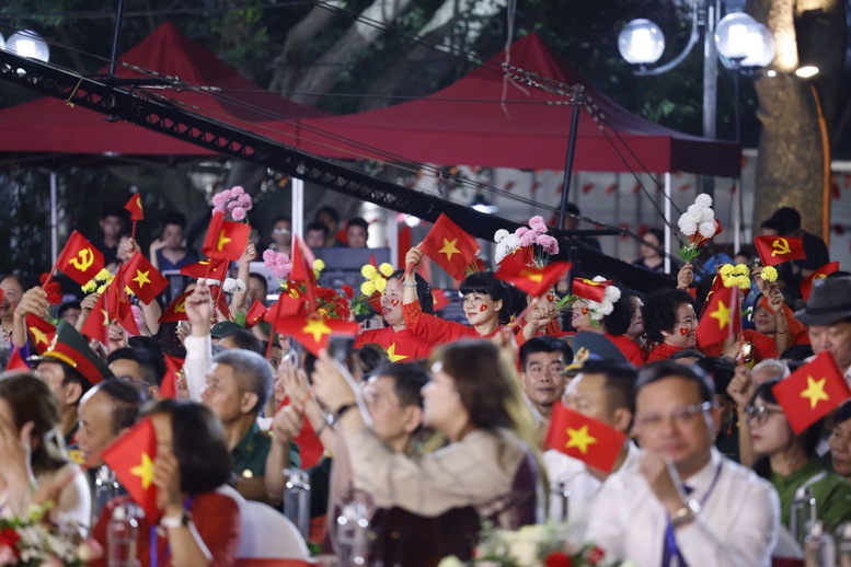 Lãnh đạo Đảng, Nhà nước dự Cầu truyền hình “Vang mãi khúc khải hoàn”- Ảnh 9.