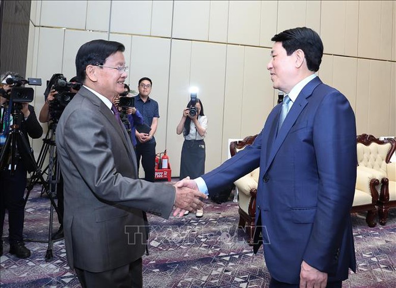 Chủ tịch nước Lương Cường tiếp Tổng Bí thư, Chủ tịch nước Lào Thongloun Sisoulith- Ảnh 1.