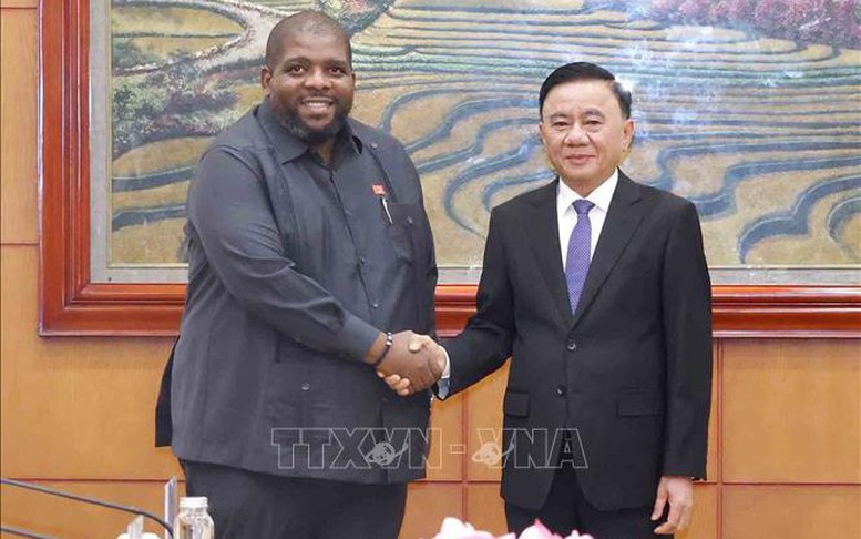Thường trực Ban Bí thư Trần Cẩm Tú hội đàm với Tổng Thư ký Đảng Mặt trận giải phóng Mozambique