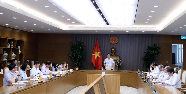 Phó Thủ tướng Lê Thành Long chủ trì họp Tổ Chỉ đạo số 4 của Đảng ủy Chính phủ- Ảnh 2.