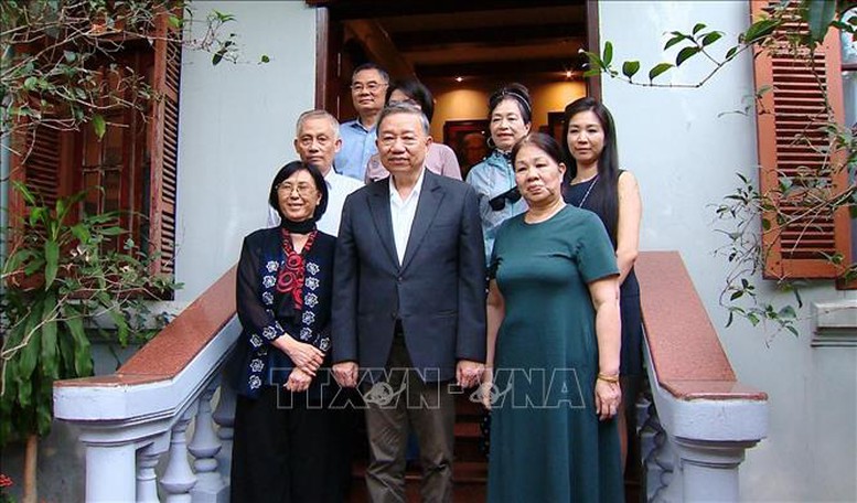 Tổng Bí thư Tô Lâm dâng hương tưởng nhớ Đại tướng Võ Nguyên Giáp và Đại tướng Văn Tiến Dũng- Ảnh 4.