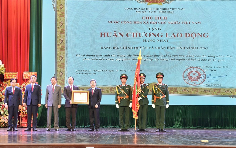 Vĩnh Long kỷ niệm 50 năm giải phóng miền Nam, đón nhận Huân chương Lao động hạng Nhất