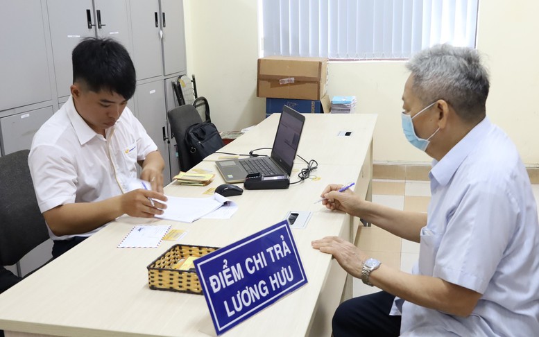 Hoàn thành chi trả lương hưu và trợ cấp BHXH hằng tháng cho 3,41 triệu người