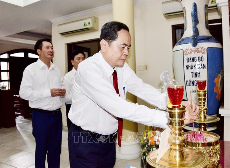 Chủ tịch Quốc hội Trần Thanh Mẫn tưởng nhớ, tri ân cố Chủ tịch Quốc hội Nguyễn Hữu Thọ- Ảnh 1.