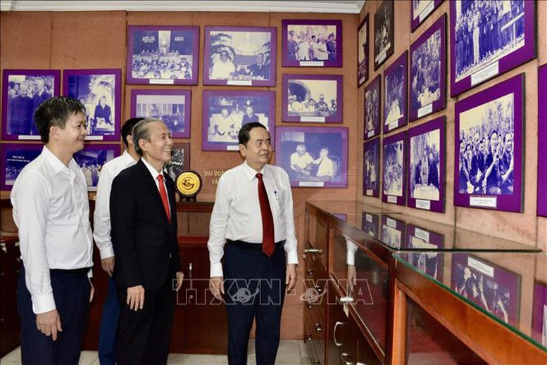 Chủ tịch Quốc hội Trần Thanh Mẫn tưởng nhớ, tri ân cố Chủ tịch Quốc hội Nguyễn Hữu Thọ- Ảnh 2.