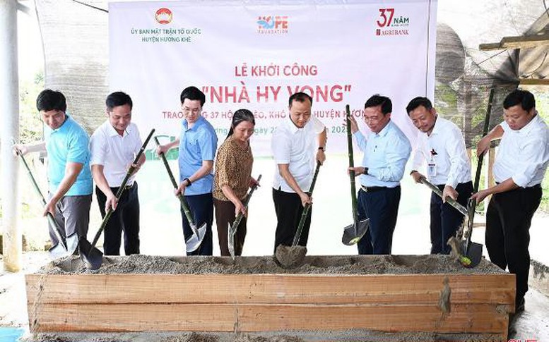 Agribank trao tặng 37 căn 'Nhà hy vọng' cho hộ nghèo ở Hà Tĩnh