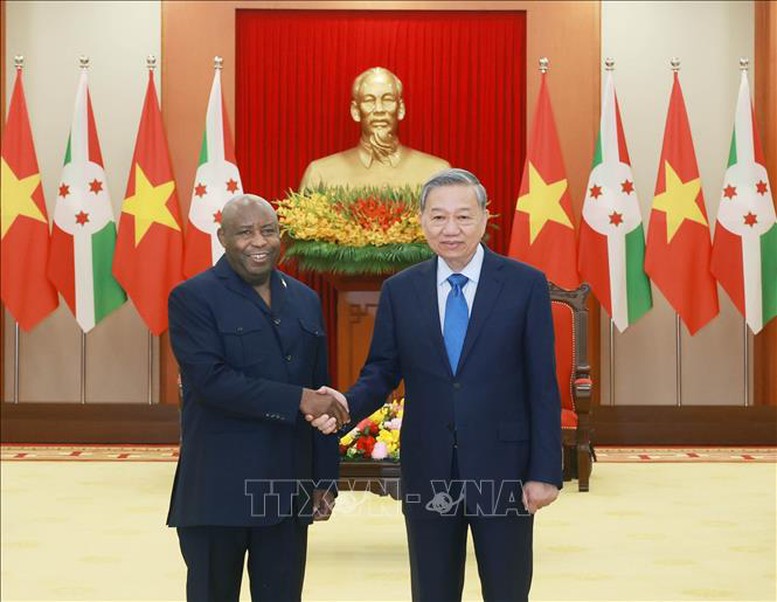 Tổng Bí thư Tô Lâm tiếp Tổng thống Cộng hòa Burundi- Ảnh 1.