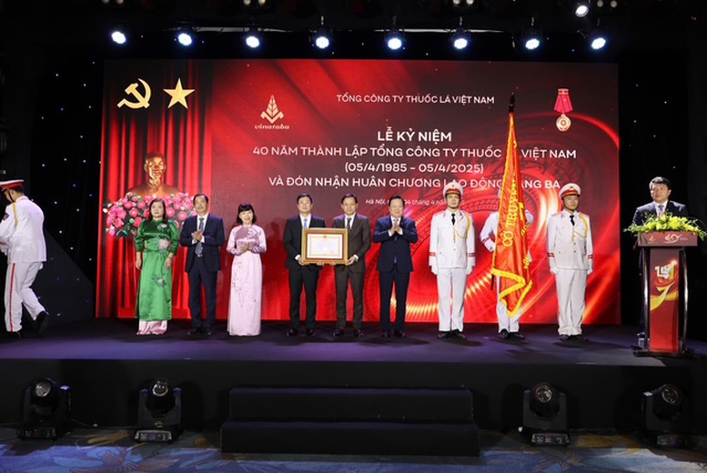 Vinataba đón nhận Huân chương lao động hạng Ba- Ảnh 1.
