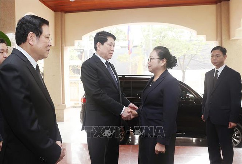 Lãnh đạo Đảng, Nhà nước viếng đồng chí Khamtay Siphandone- Ảnh 3.
