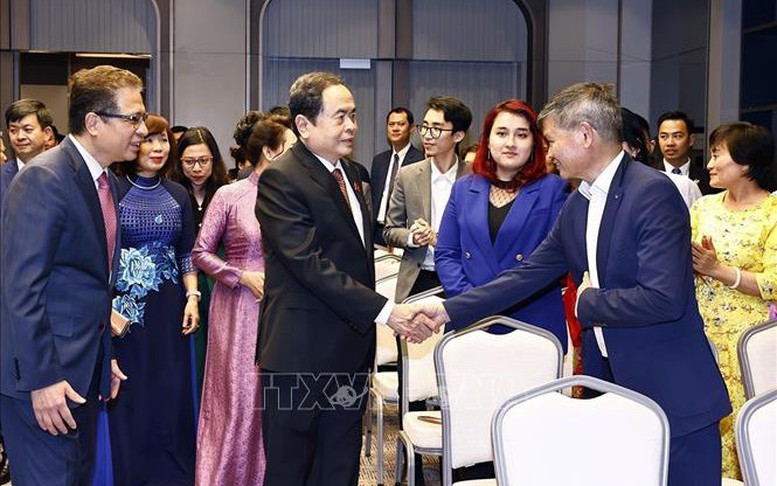 Sẽ xem xét mở đường bay thẳng Việt Nam với Uzbekistan