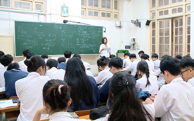 Thầy trò căng mình chuẩn bị cho kỳ thi tốt nghiệp THPT 2025