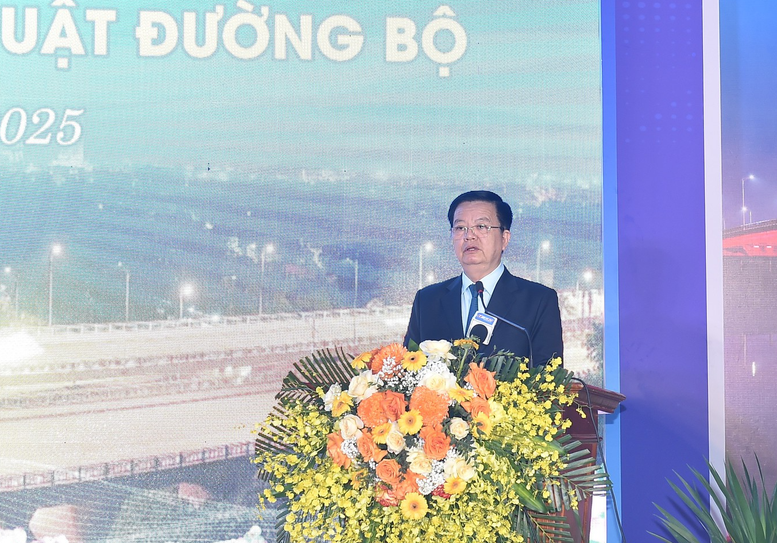 Phó Thủ tướng Mai Văn Chính dự lễ khánh thành cầu Liêm Chính, đơn nguyên II, Phủ Lý, Hà Nam- Ảnh 2.